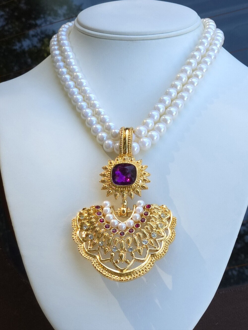 Elizabeth Taylor SHAILL JHAVERI AVON IMPERIAL ELEGANCE Pearl  Amythyst Necklace